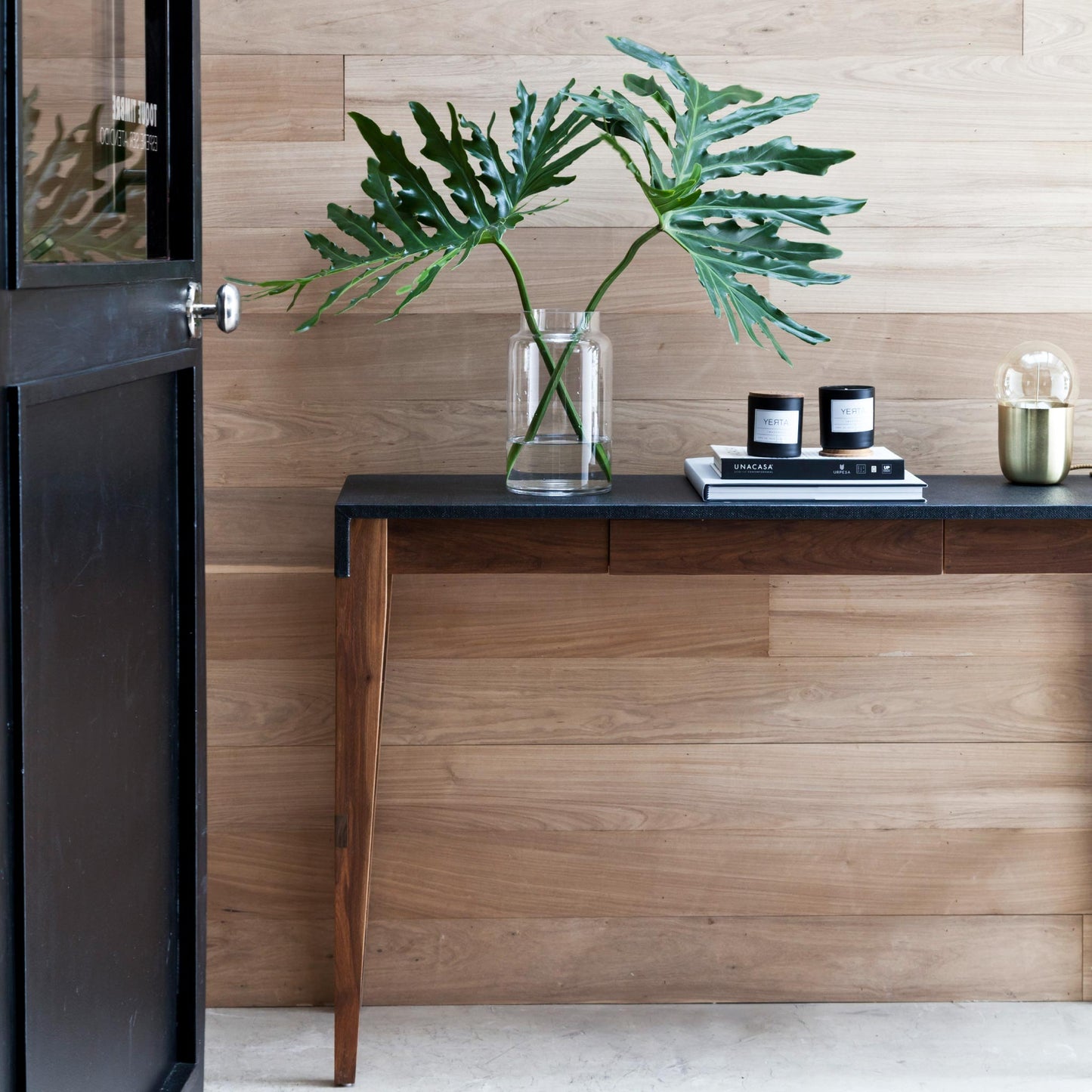 'Flaco' Console