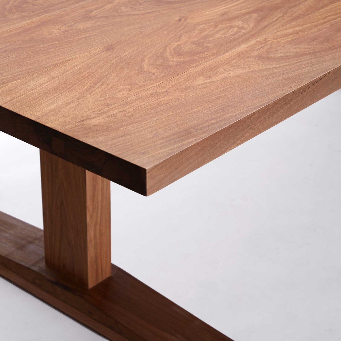 'Sabino' Table